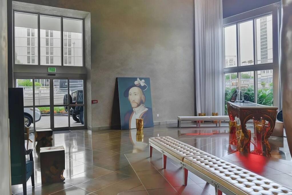 W Hotel Luxury High Rise Miami Exterior photo